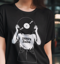 Weißes Motiv "90´s Babe" von Nicoles-Transferwelt, vintage Stil mit 90er-Jahre-Design auf Stoff.