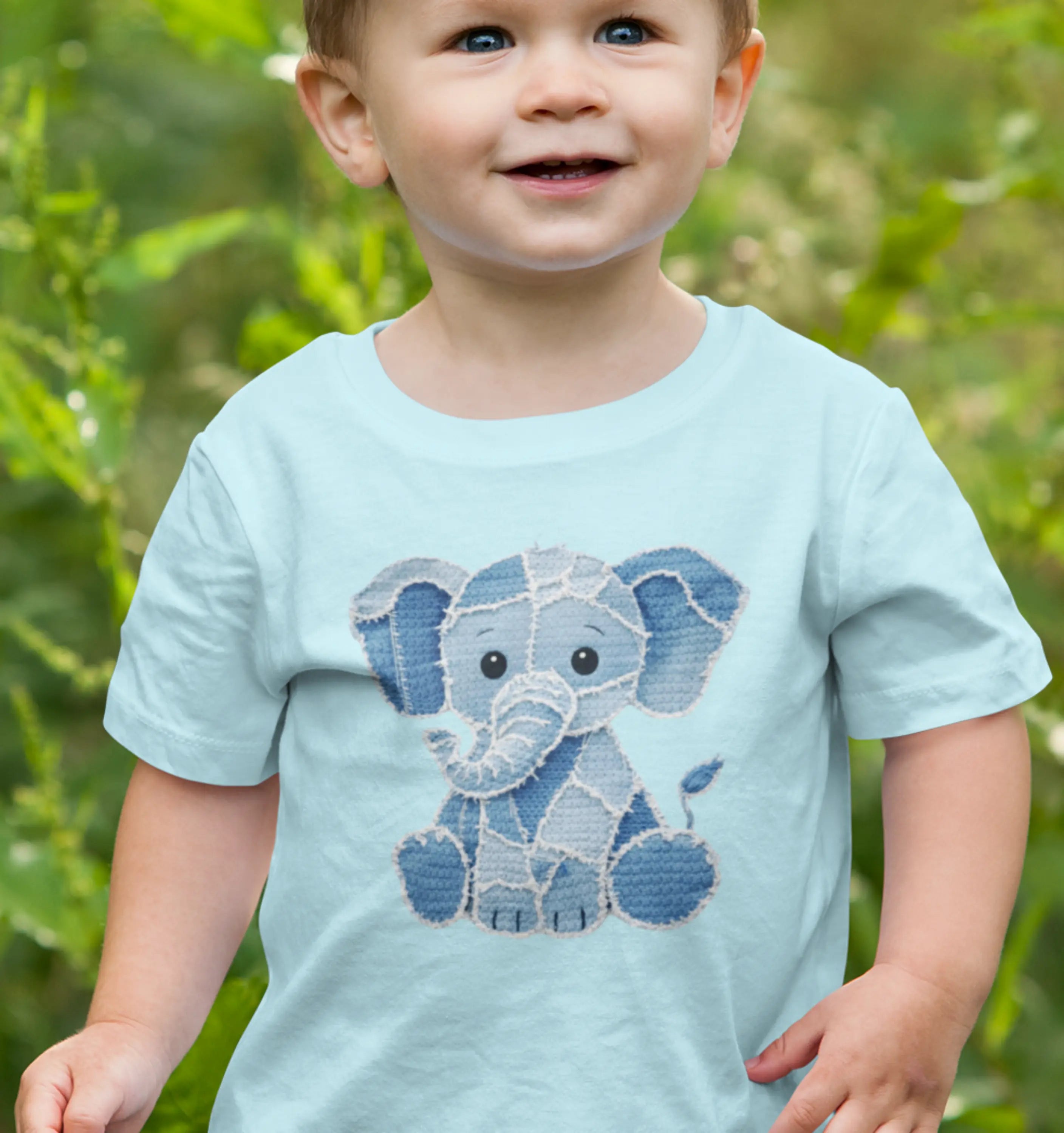 Bunter Kinderstoff mit blauer Elefanten-Motiv von Nicoles-Transferwelt, kindgerechtes Design für kreative Nähprojekte