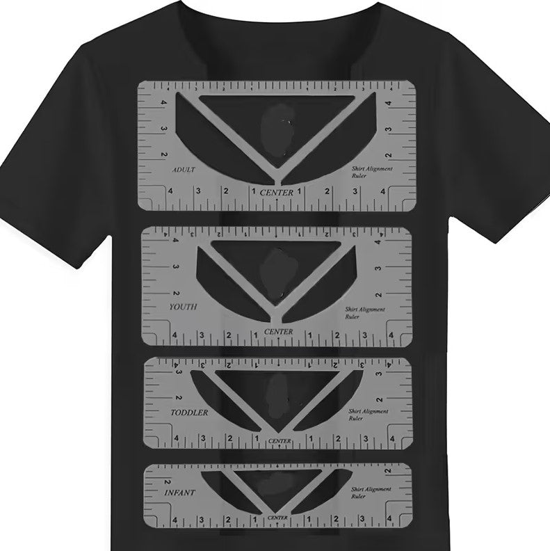 Vier Lineale aus dem Nicoles-Transferwelt T-Shirt Zubehör-Set, ideal zum präzisen Messen und Ausrichten.