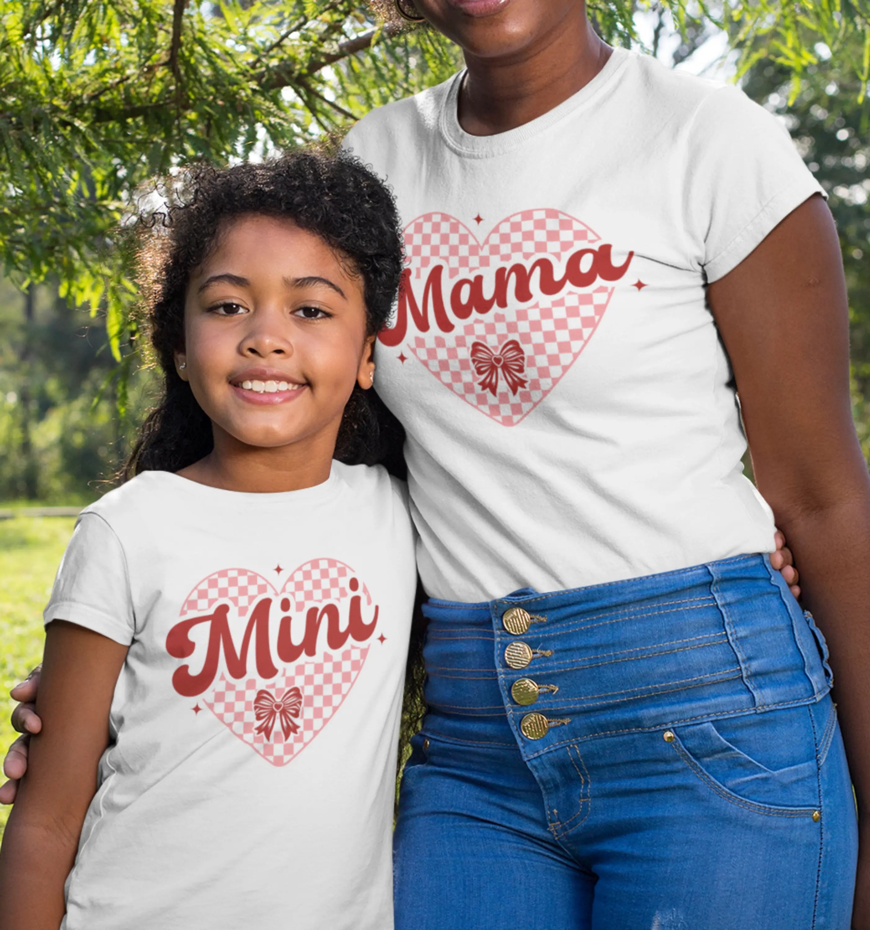 Mini-Motiv "Mama's Heart" von Nicoles-Transferwelt, liebevolles Herz-Design auf transferiertem Stoff, ideal für kreative Bastelprojekte.