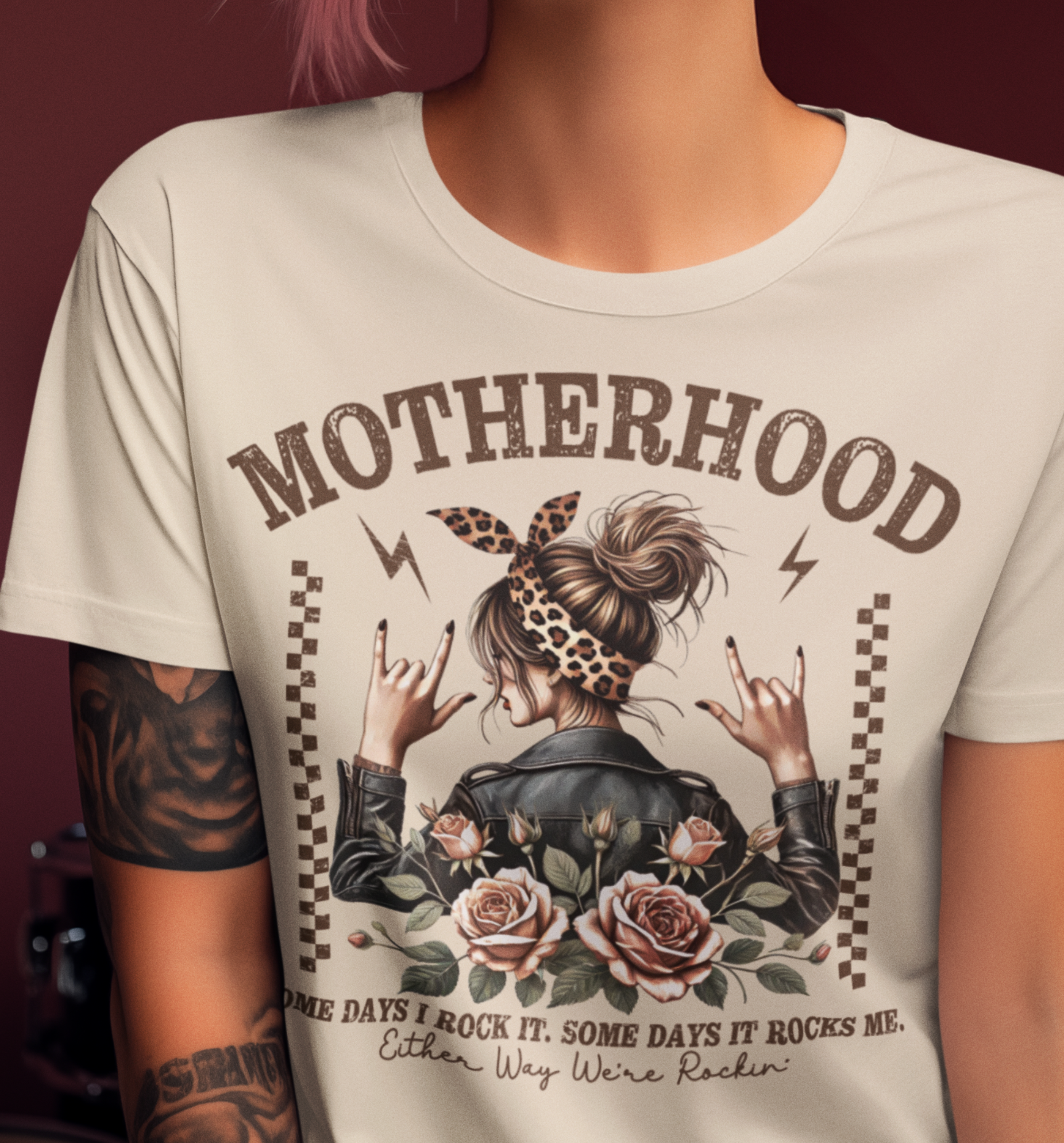 Mütter-Motiv von Nicoles-Transferwelt, zeigt eine liebevolle Mutter und ihr Kind in warmem Design, ideal für Textiltransfer.