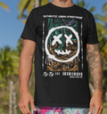 Street-Style-Motiv mit Smiley-Design, von Nicoles-Transferwelt, auf Streetwear-Textil sichtbar.