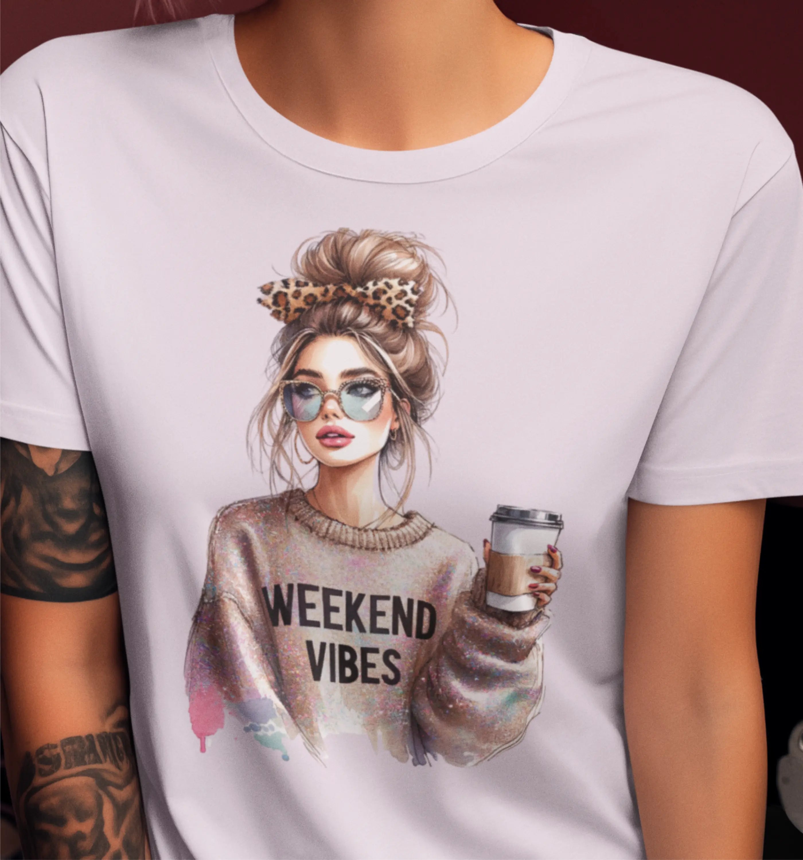 Motiv "Weekend Vibes with Coffee" von Nicoles-Transferwelt, farbenfrohes Bild mit Kaffeetasse und entspanntem Wochenend-Design