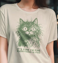 Grünes Motiv "It’s Fine" von Nicoles-Transferwelt, detailreiches Design auf weißem Hintergrund.
